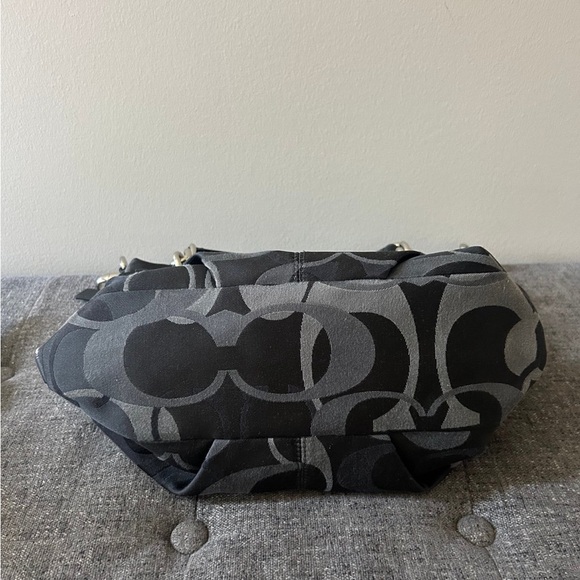 Coach purse - Picture 4 of 4